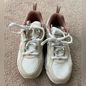 New Balance Woman’s White and Pink Sneakers, size 7